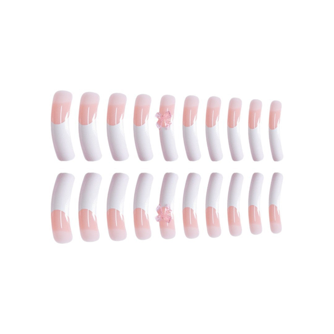 Elegante French Tip Acryl-Nagelverstärkungen Brehn