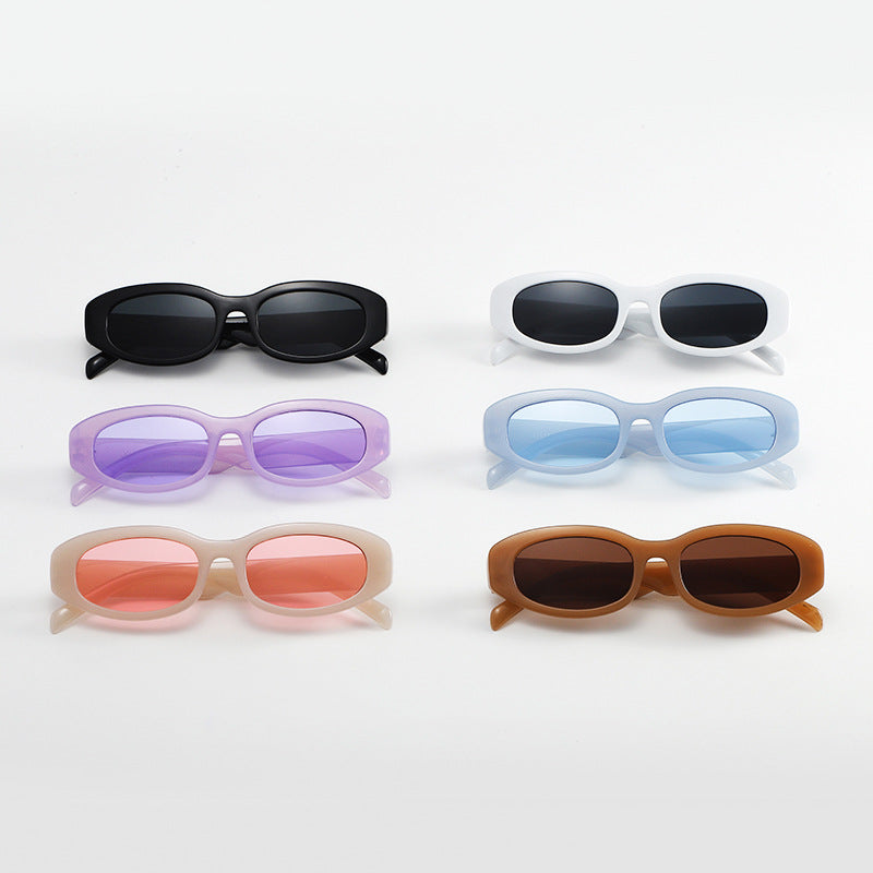 Damen modische Sonnenbrille im minimalistischen Ovaldesign Brehn