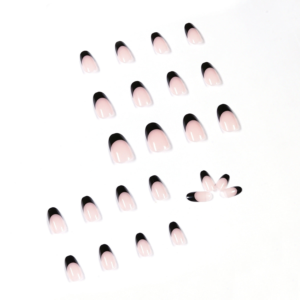 Kunstvolle Nagelkunst mit elegantem French-Tip Design Brehn