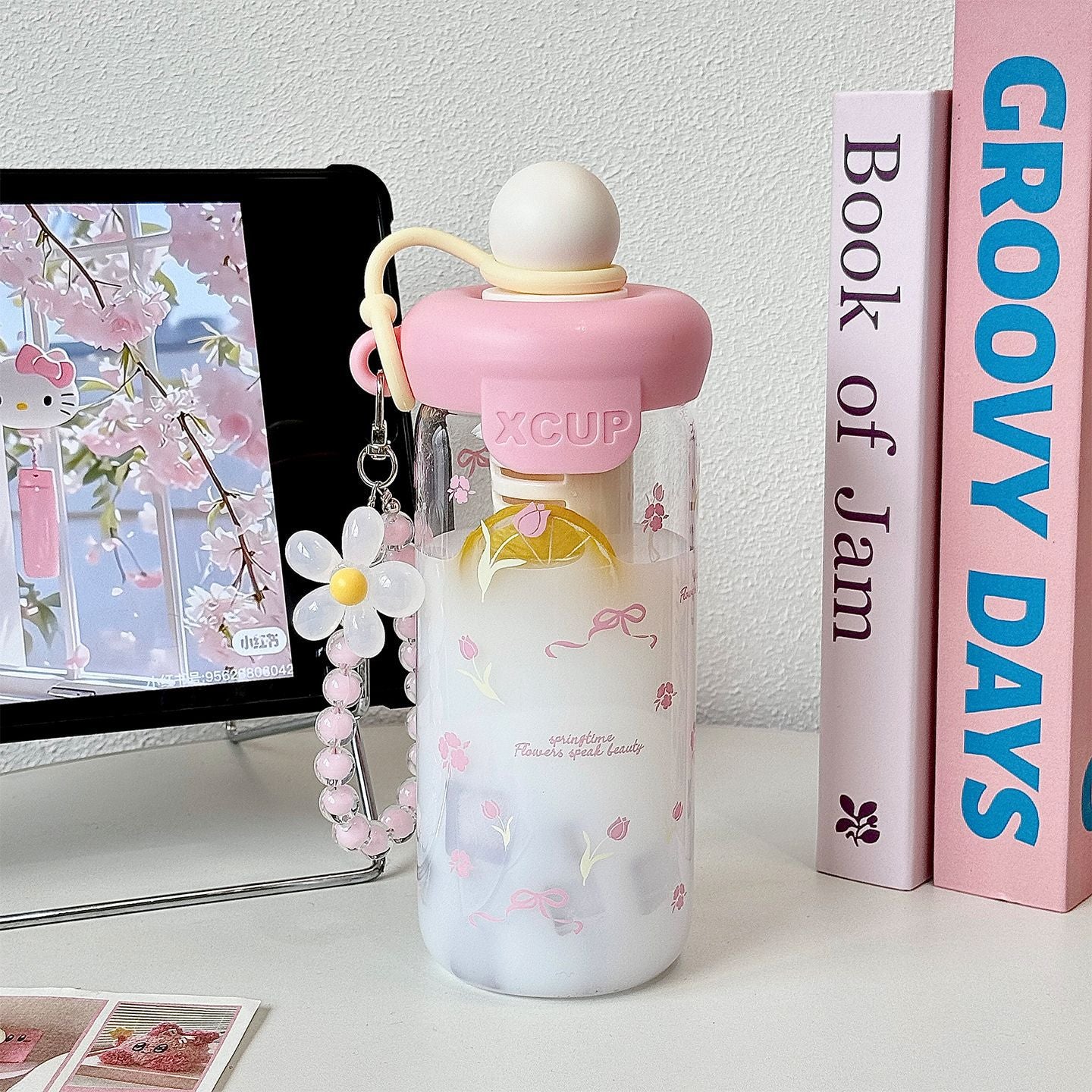 Damen Flasche mit integriertem Fruchteinleger und Schlüsselanhänger Brehn