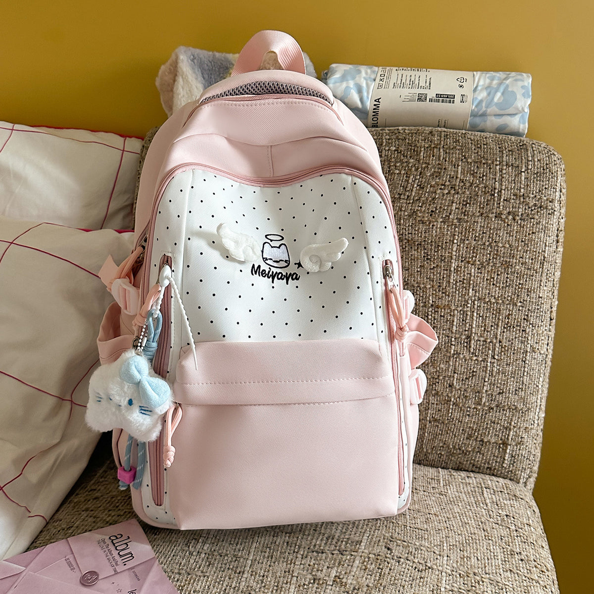 Stylischer gepunkteter Rucksack mit dekorativen Akzenten Brehn