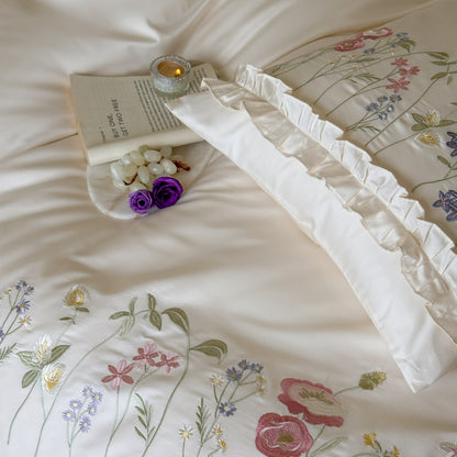 Floral besticktes Luxus-Baumwollsatin-Bettwäsche-Set mit Rüschenkissenbezügen