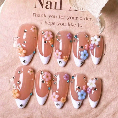 Künstliche Nägel mit floralen Motiven Brehn