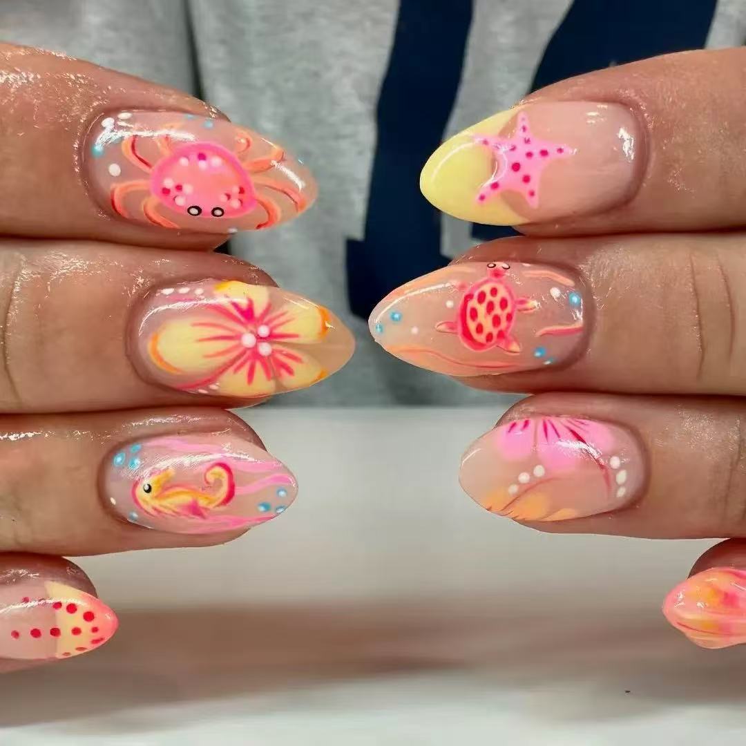 Kunstnagelset mit maritimem Design und lebhaften 3D-Motiven Brehn