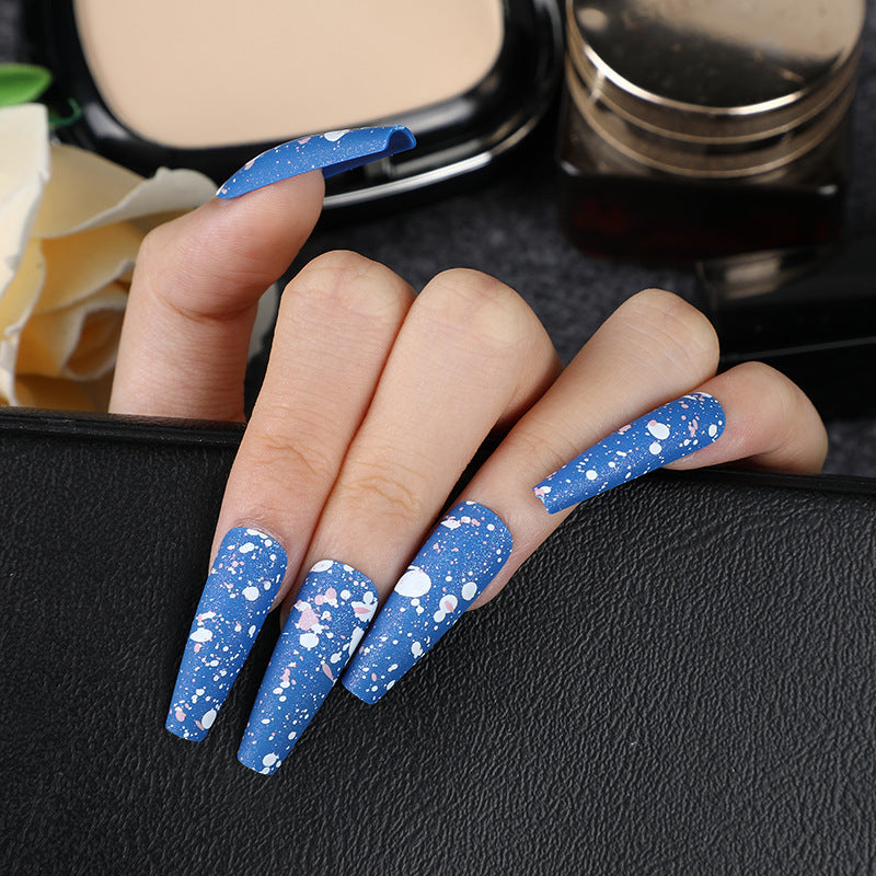 Kunstnägel mit künstlerischem Splatter-Design Brehn
