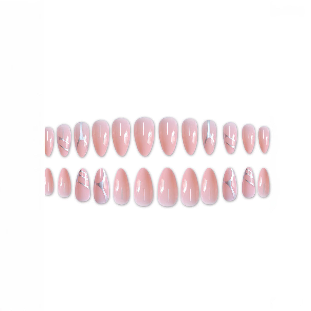 Eleganter Stiletto Press-On Nail Set mit künstlerischen Metallelementen Brehn