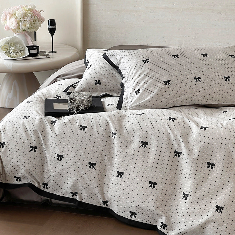 Luxuriöses Baumwollsatin-Bettwäsche-Set mit Schmetterlingsmotiv und kontrastierter Rahmenkante