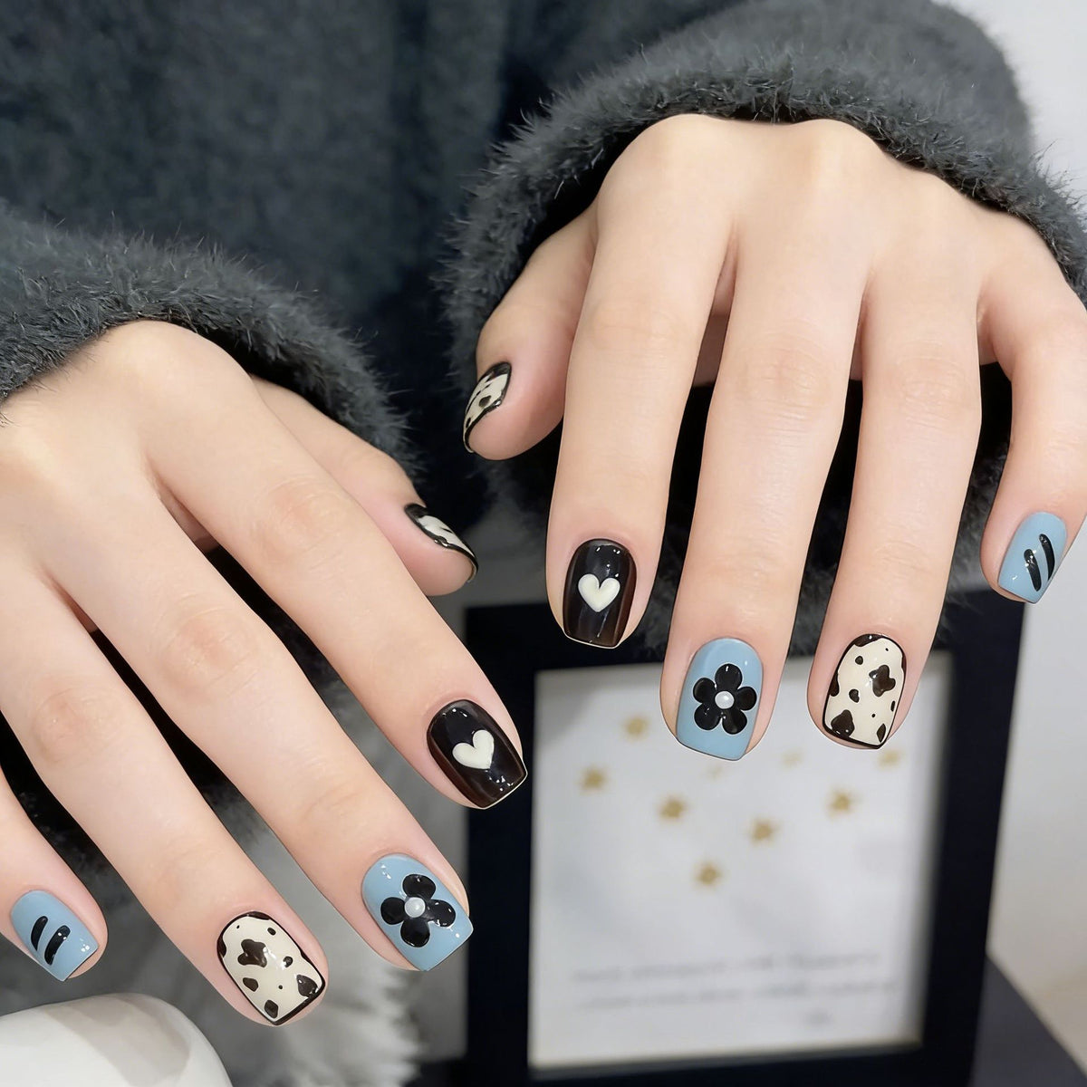 Trendige florale Nagelkunstverzierungen Brehn