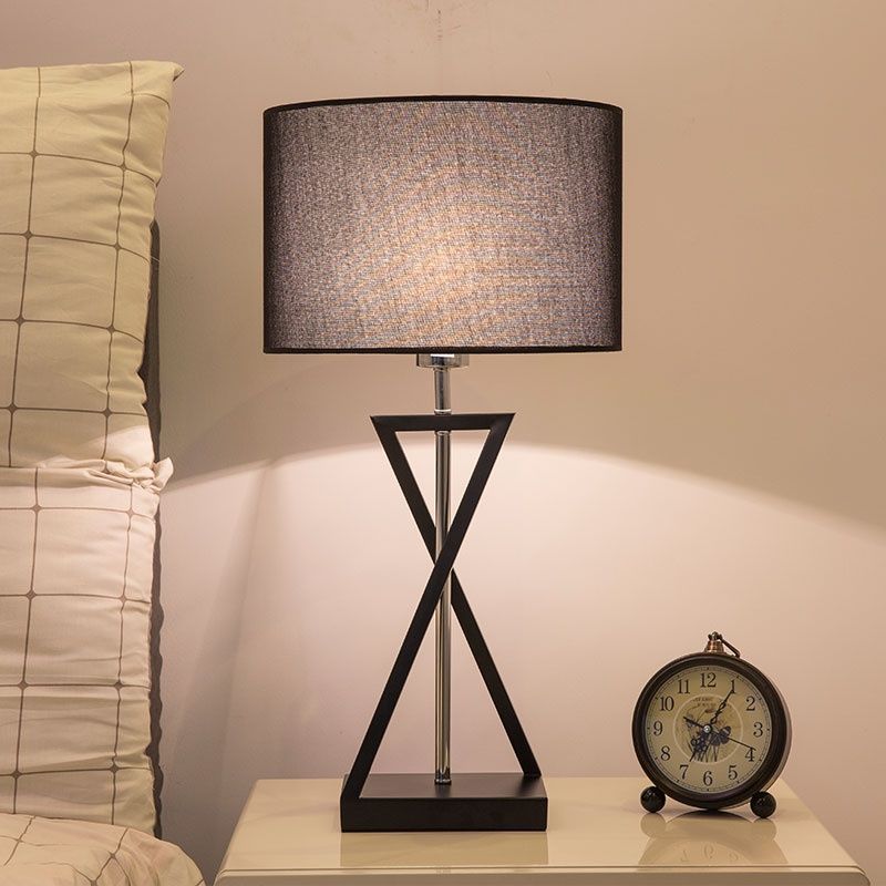 Geometrisches Design Tischlampe