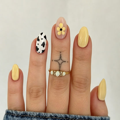 Kunstnagelset mit floralen und trendigen Tiermustern Brehn