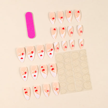 Herz-verzierte Stiletto-Nagelkunst Brehn