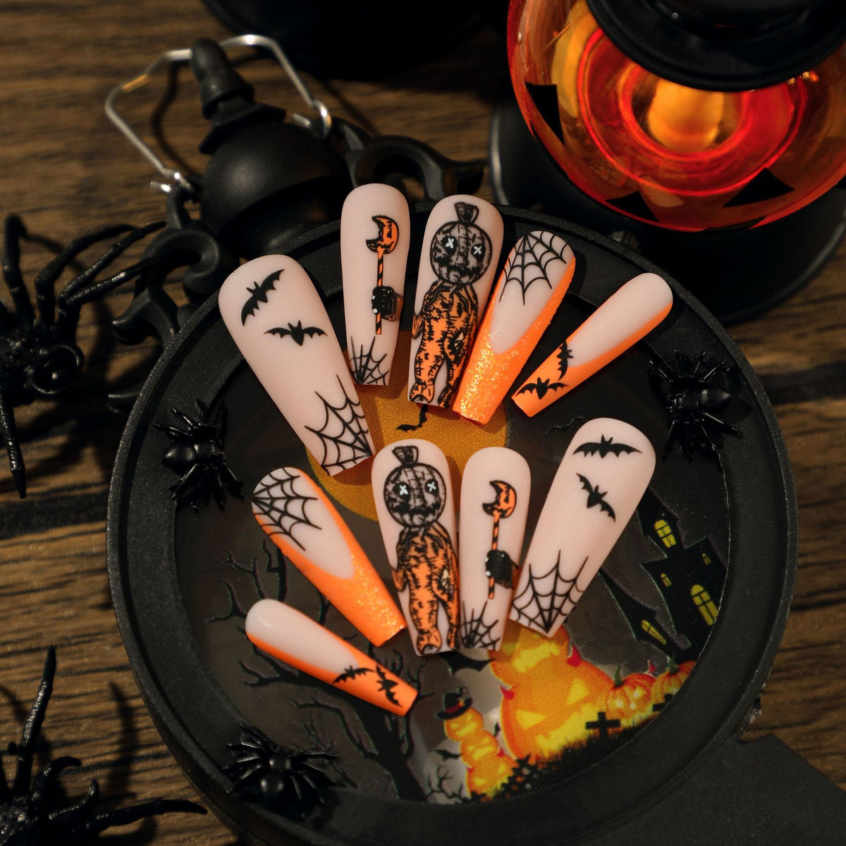 Kunstvolle Halloween-Nagelkunst Brehn