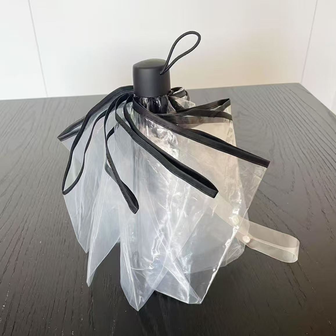 Damen Winddichter, selbsttragender Regenschirm mit innovativem Design Brehn