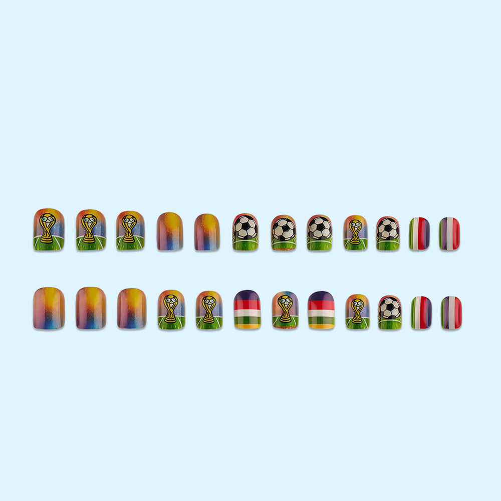 Kreatives Kunstnageldesign mit Fußballmotiven Brehn
