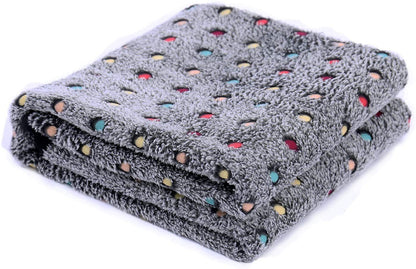 Damen Kuschelige Fleece-Decke mit modernem Punktedesign Brehn
