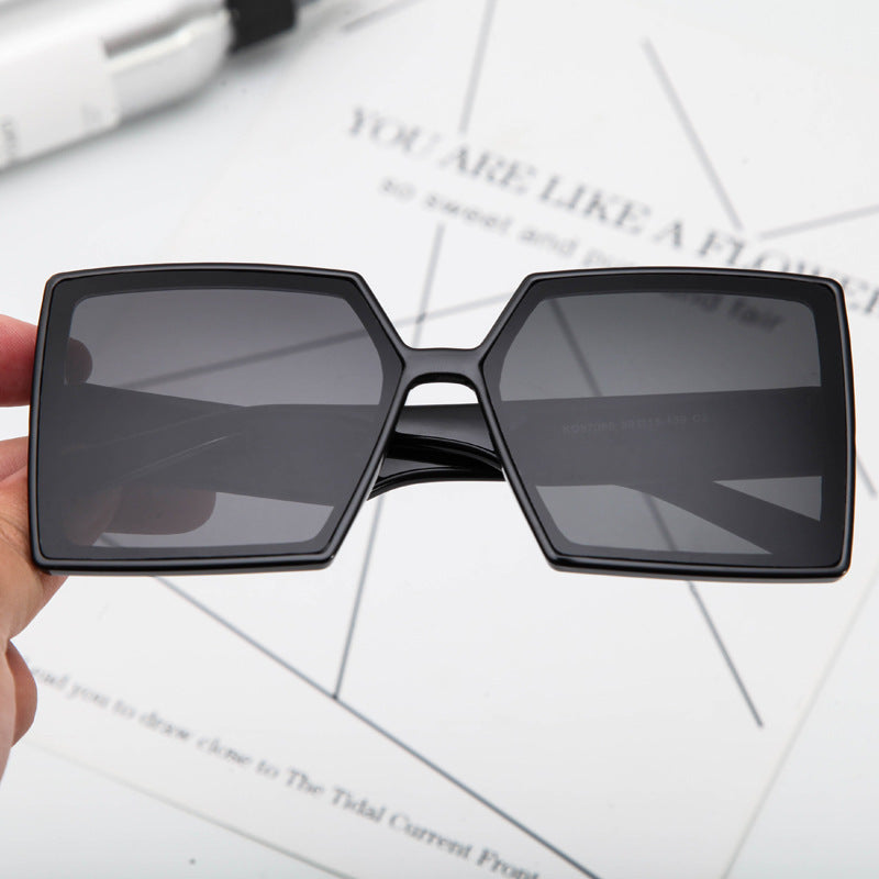 Damen Modische oversized Sonnenbrille im modernen Hexagon-Design Brehn