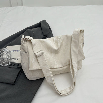 Texturierte schlabberige Schultertasche