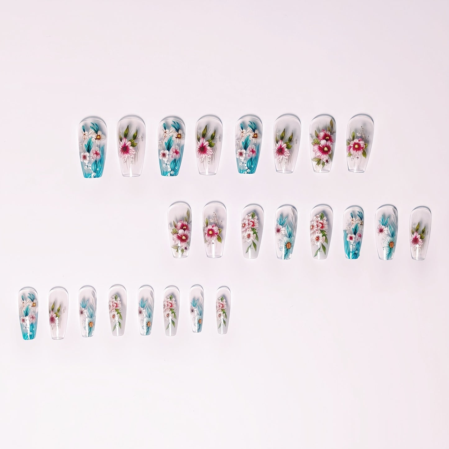 Kunstnageldesign mit Floralen Akzenten Brehn