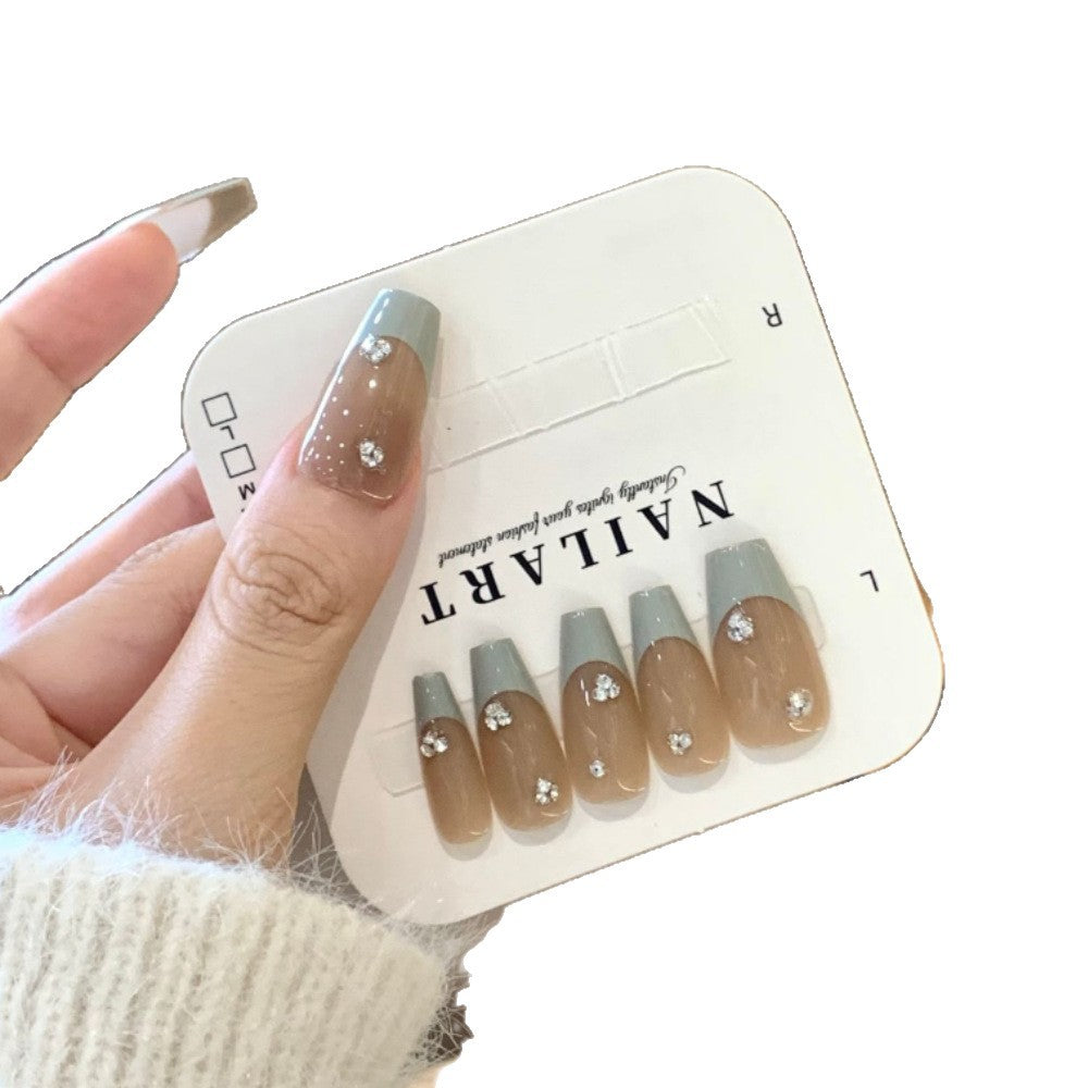 Luxuriöses, mit Kristallen verziertes Press-On-Nägel-Set Brehn