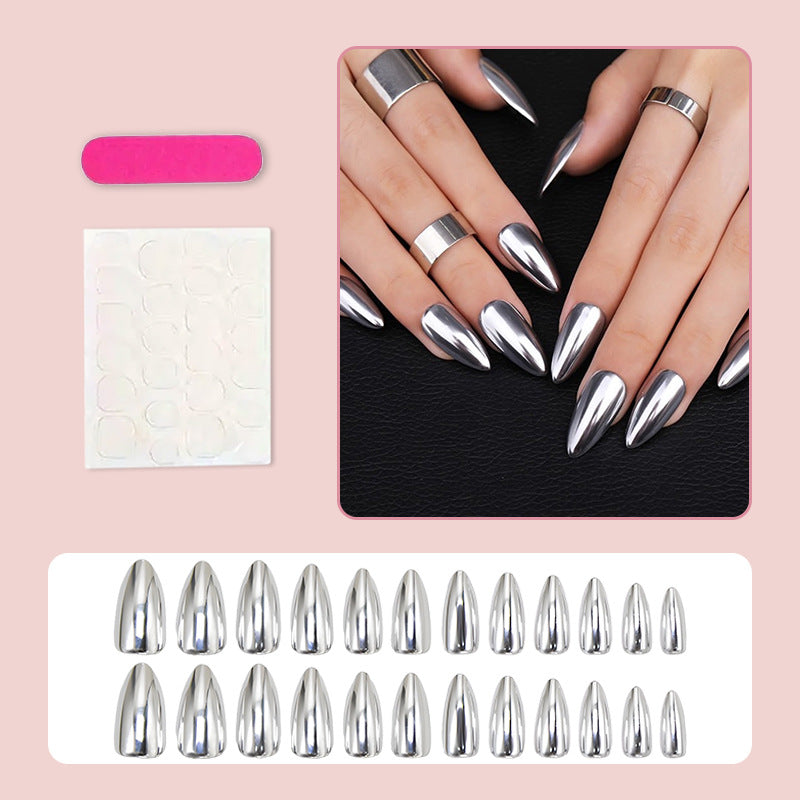 Kunstnagelset mit eleganter Form und Glanz Brehn