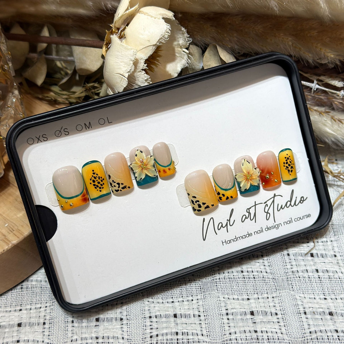 Blumenmotiv Press-On Nagelkunst Set Brehn