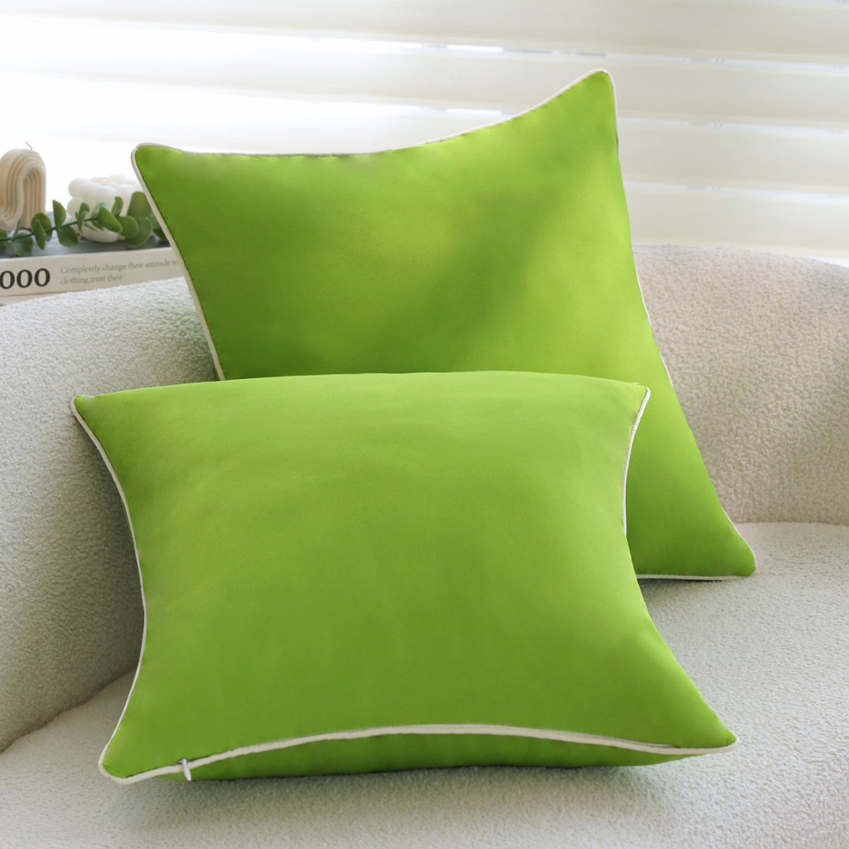 Quadratischer Soft‑Touch Kissenbezug mit kontrastierender Paspel und verdecktem Reißverschluss Brehn