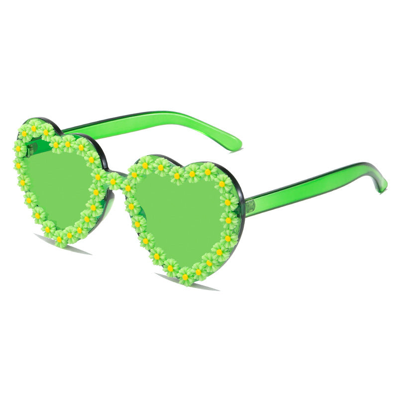 Damen Liebesförmige Sonnenbrille mit floralen Verzierungen Brehn