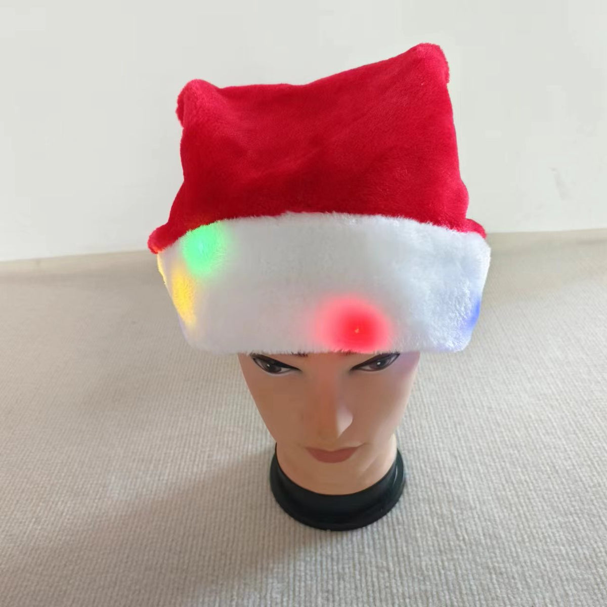 Leuchtende Weihnachtsmütze aus Plüsch