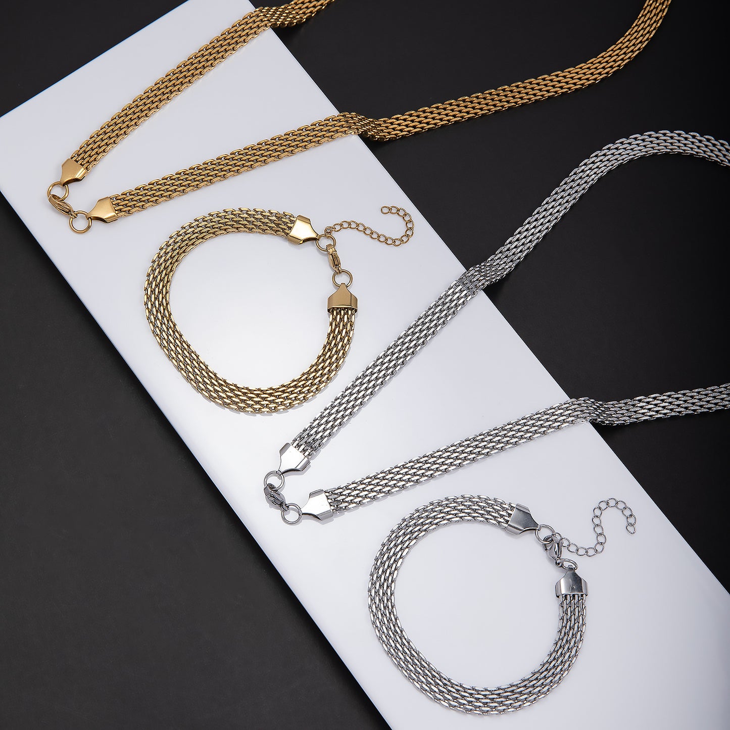 Elegantes strukturiertes Statement-Schmuckset Brehn