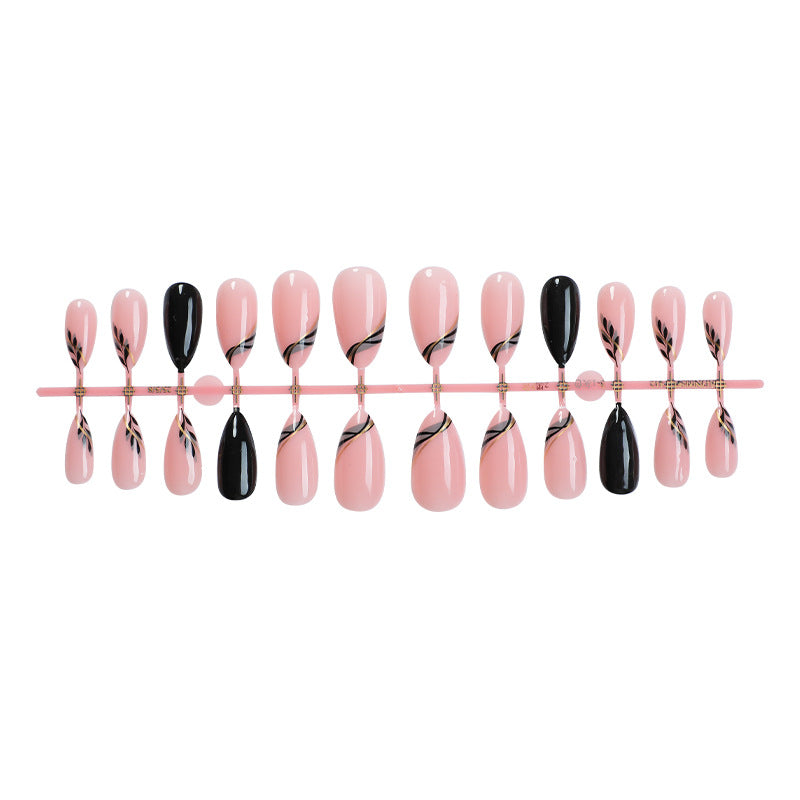 Elegantes Press-On-Nail-Art-Set mit künstlerischen Designs Brehn