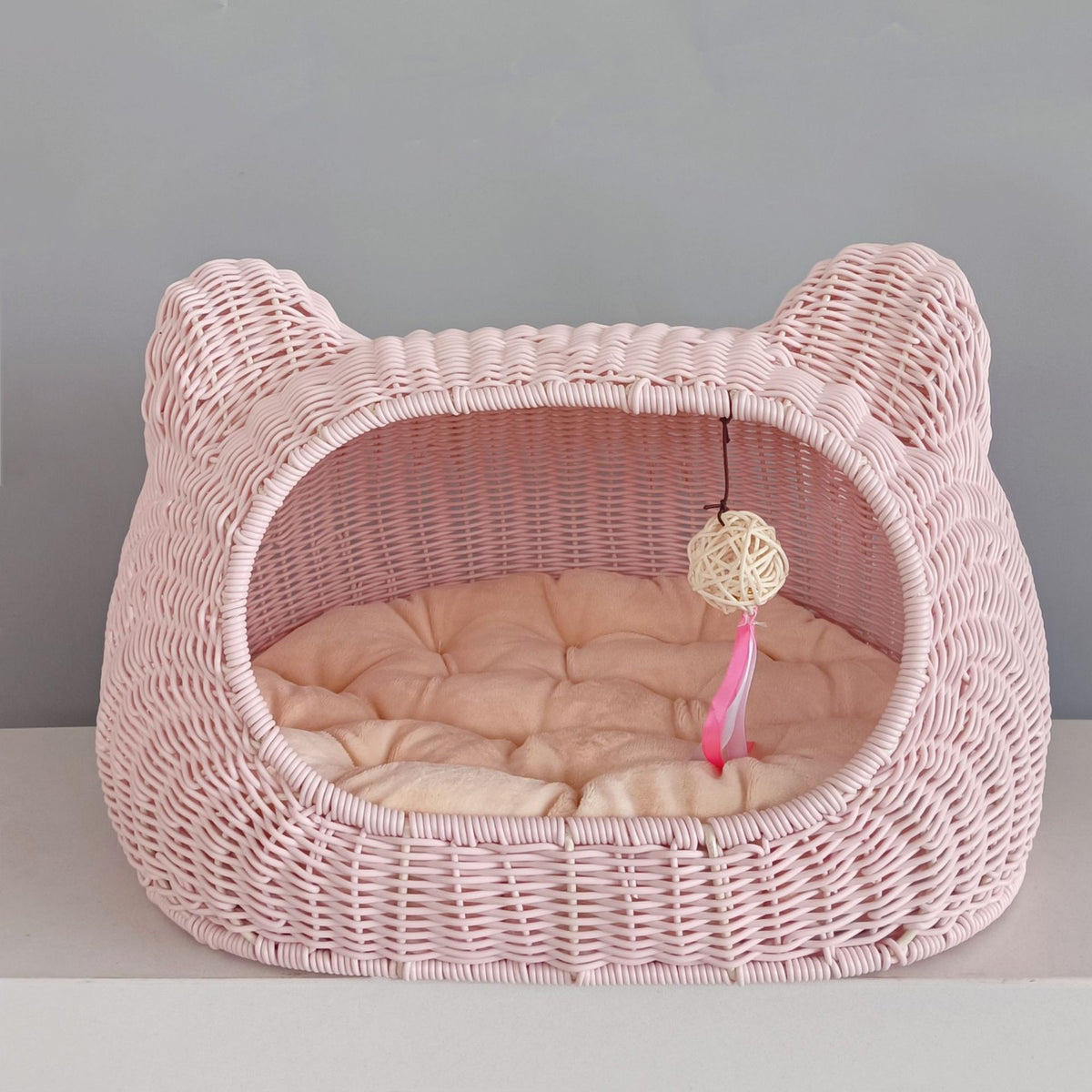 Gemütlicher Katzenkorb mit Ohrendesign Brehn