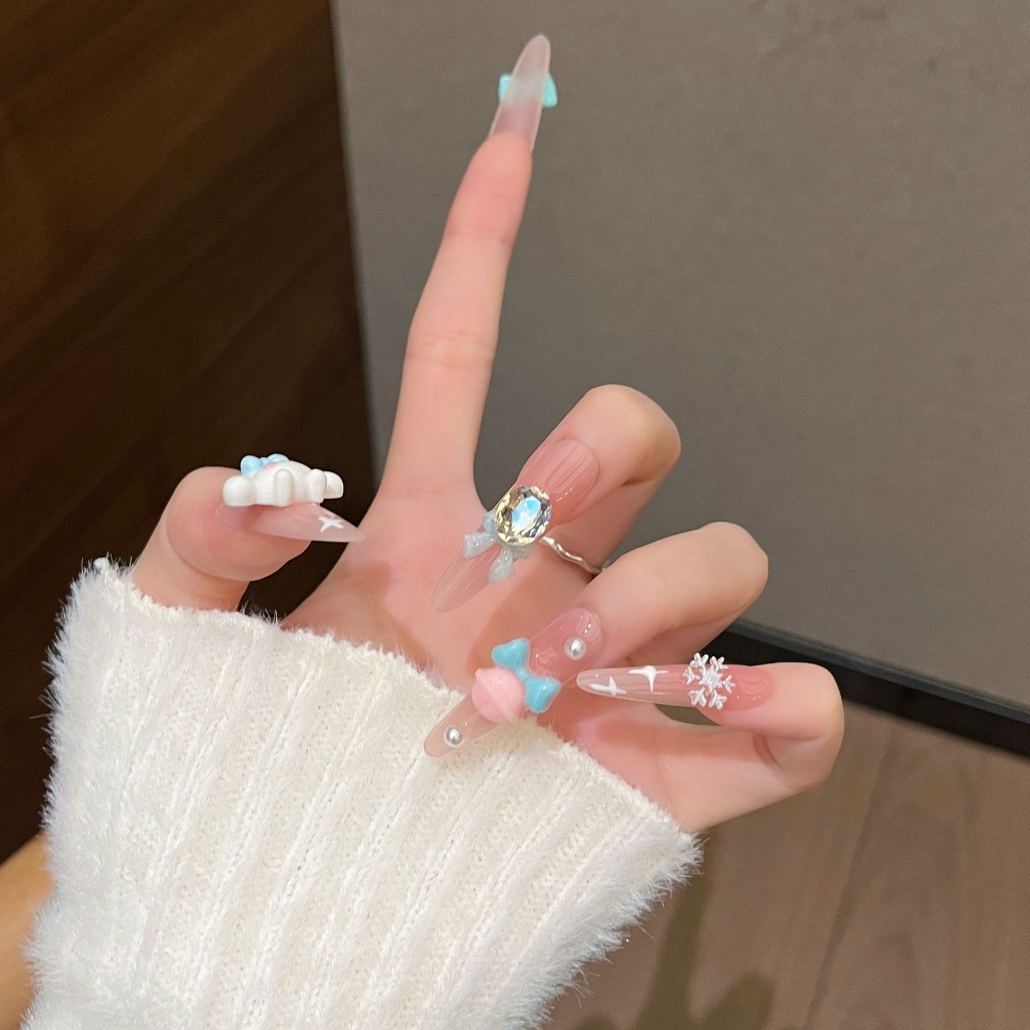 Dekoratives 3D Charakter Nail Art Set Brehn