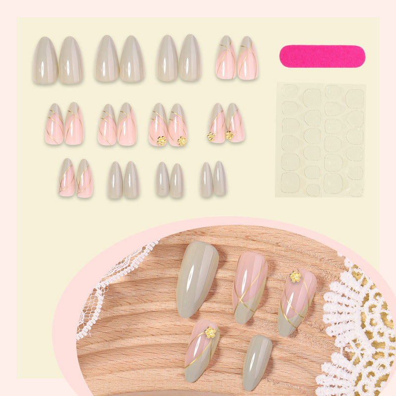 Elegantes Druck-Nagelkunstset mit dekorativen, floralen Akzenten Brehn