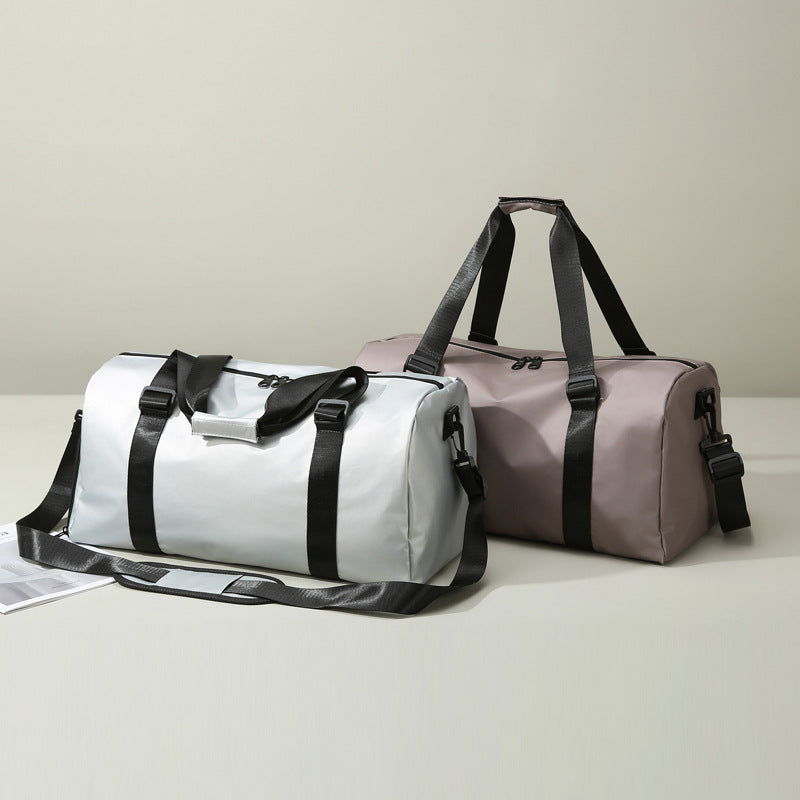 Sportliche Reisetasche Mit Wasserabweisendem Material Und Mehreren Fächern Brehn