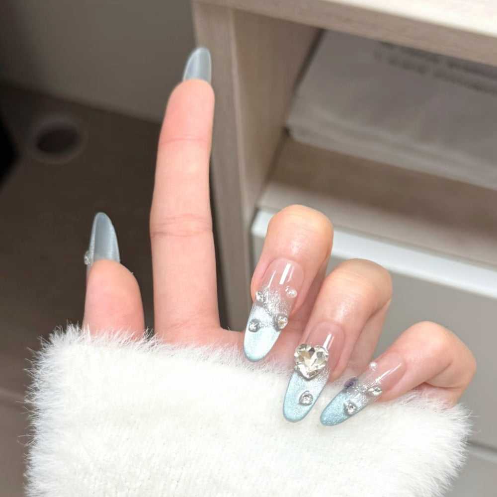 Elegantes Press-On-Nagelset mit Strassakzenten Brehn