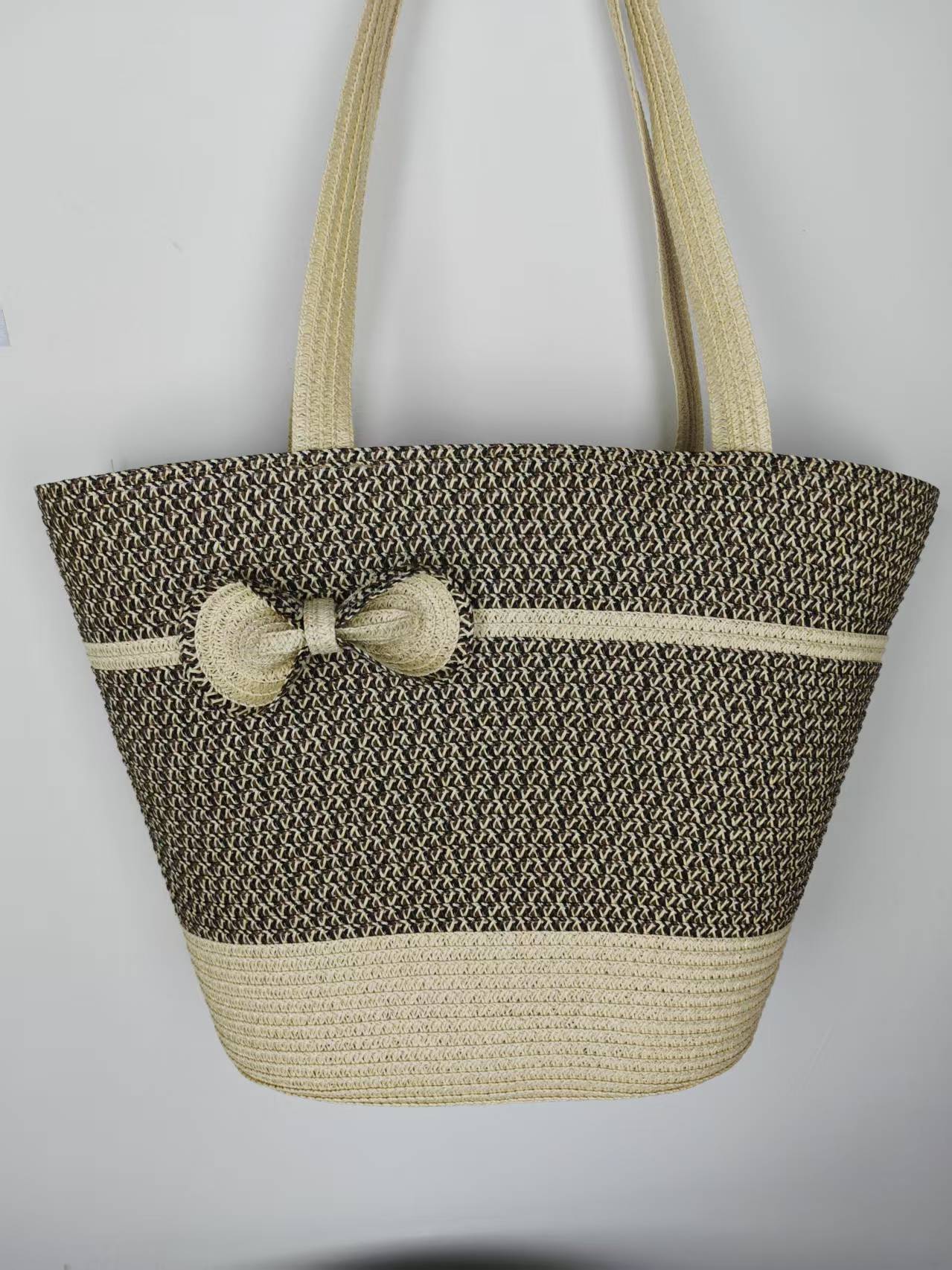 Elegante Strohtasche mit Dekorativem Schleifenverschluss Brehn