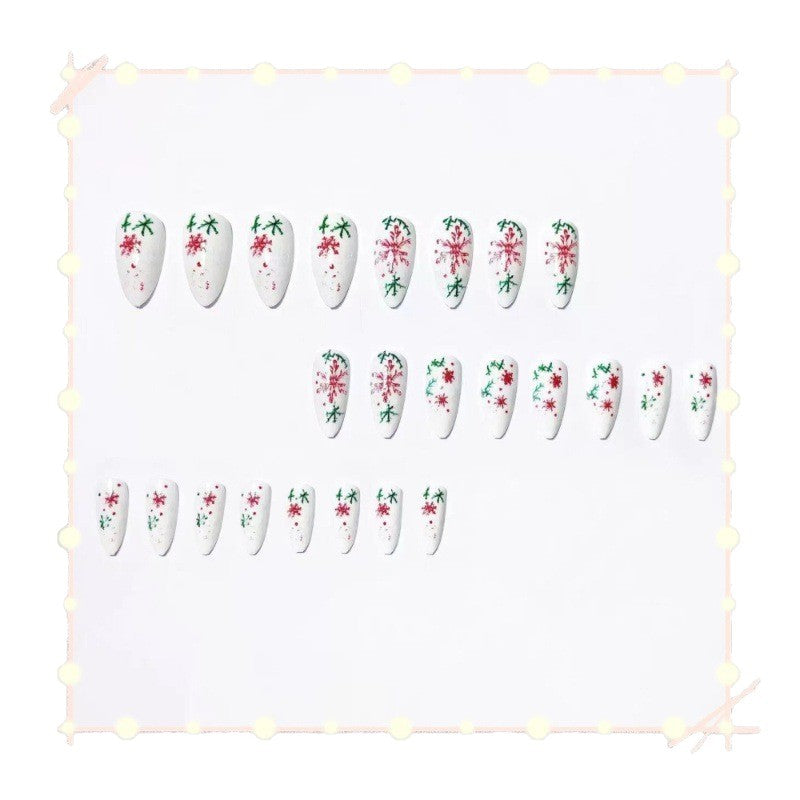 Kreative Nagelkunst mit festlichem Schneeflocken-Design Brehn