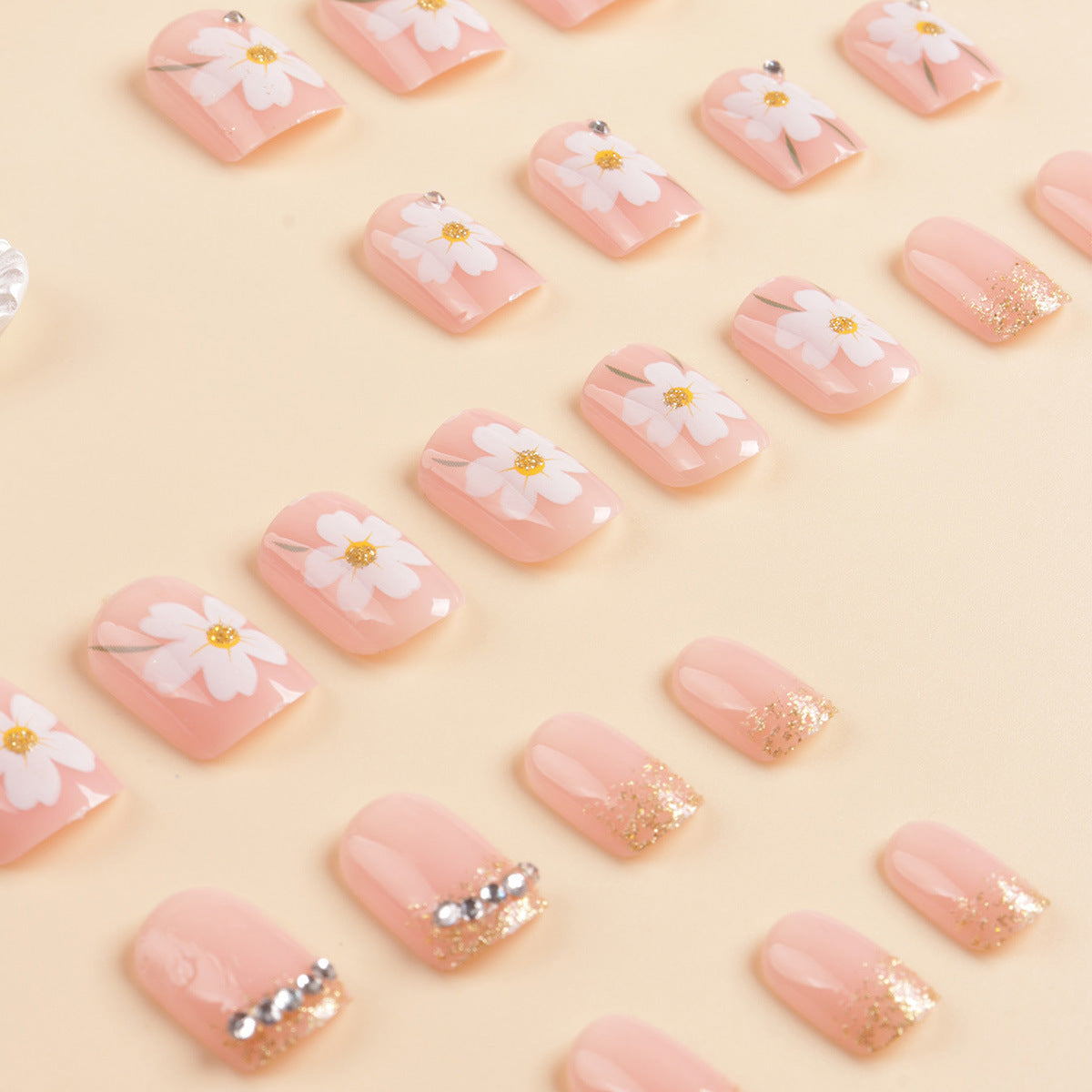 Blumenmuster Press-On Nagelkunst Tipps Brehn