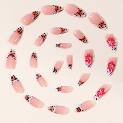 Künstlerisches Stiletto-Nageldesign Brehn