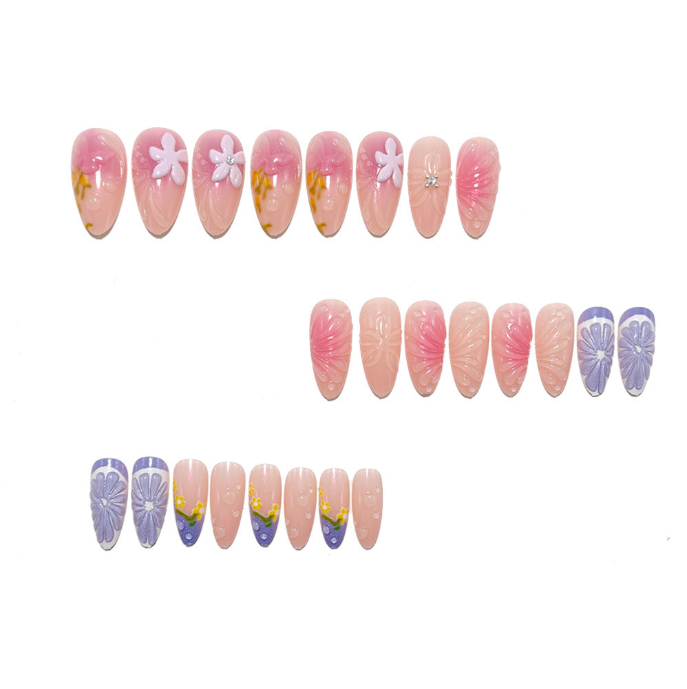 Kunstnagelset mit floralem Design und 3D-Effekten Brehn
