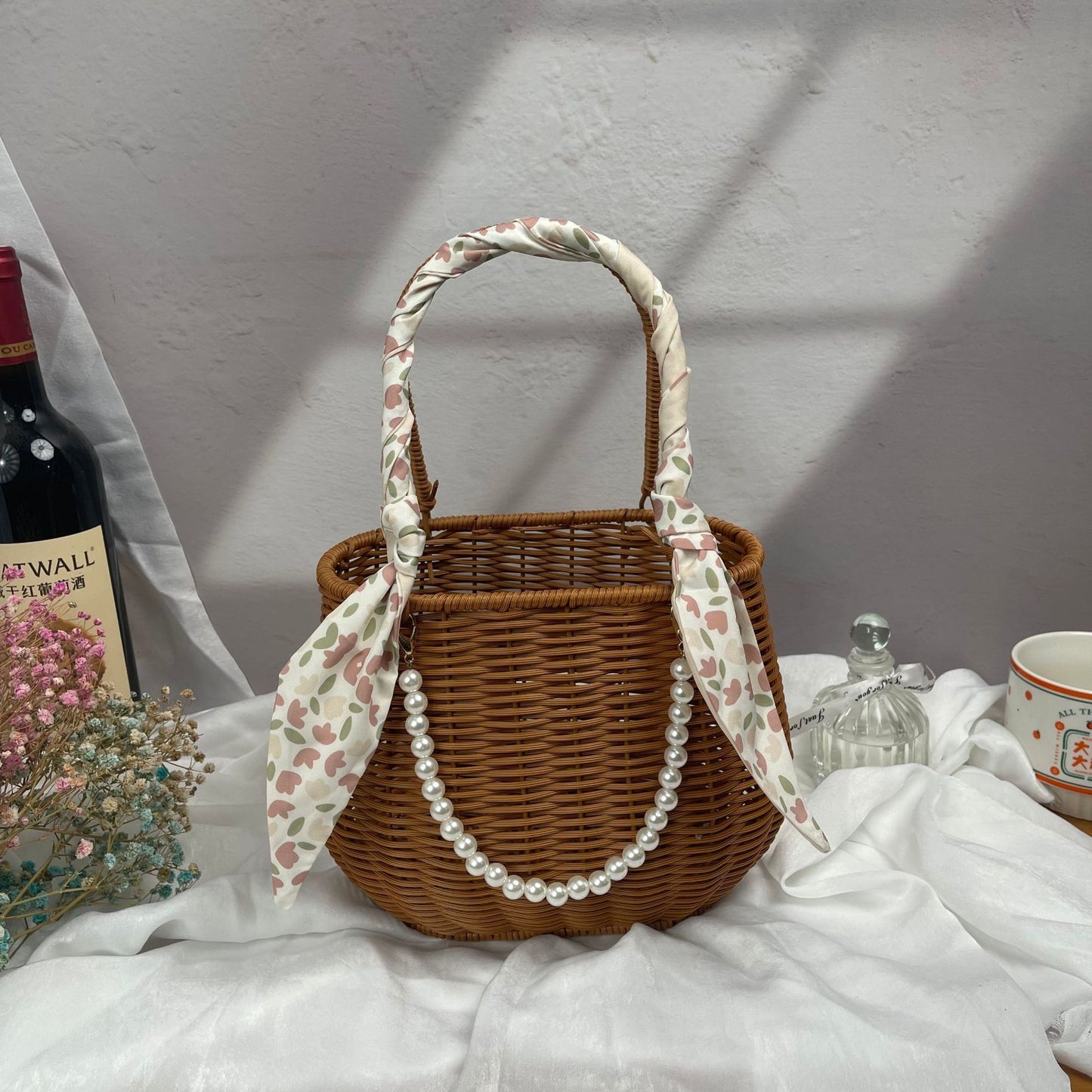 Damen modischer Rattan-Behälter mit Perlenhenkel Brehn