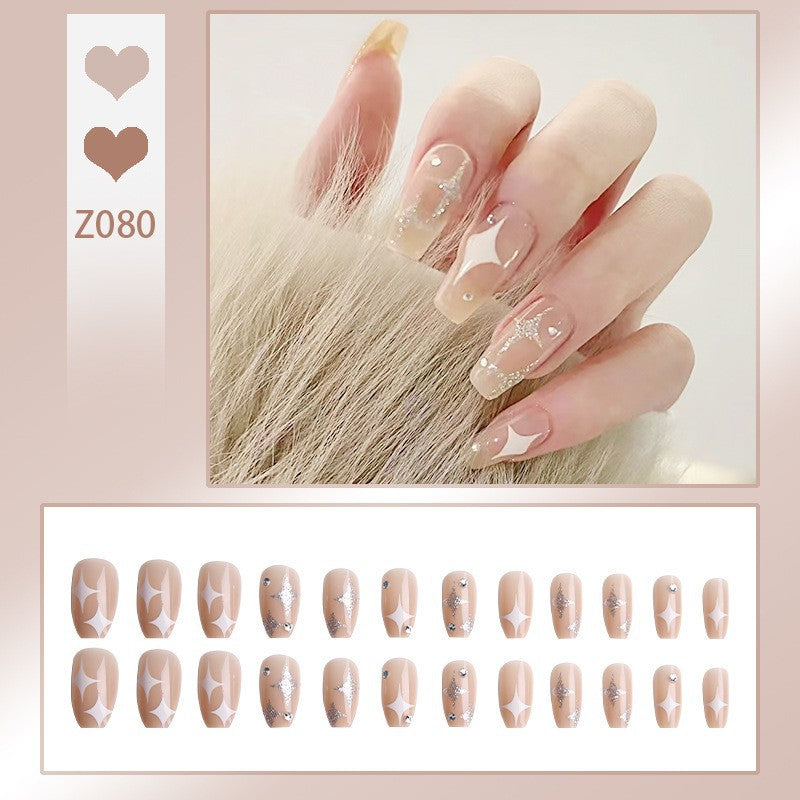 Kunstnagelset mit eleganten Glitzerverzierungen und schimmernden Akzenten Brehn