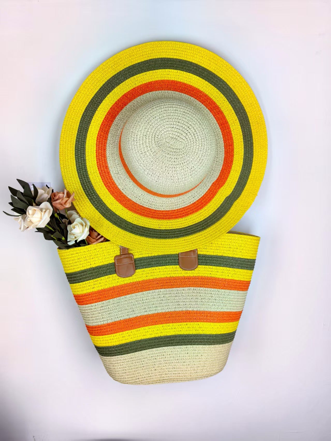 Sommerliche Strandtasche und Sonnenhut Brehn