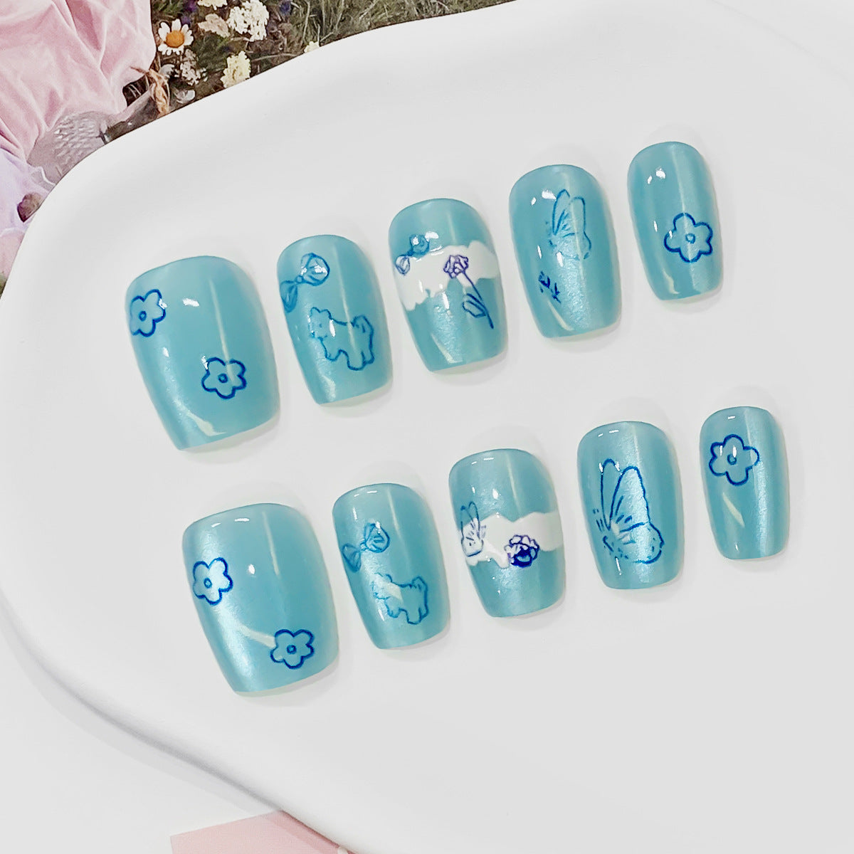 Kunstvolle Künstliche Nägel mit Blumen-Design Brehn