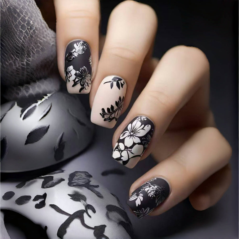 Kunstnägel mit floralem Matt-Design Brehn