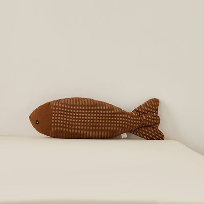 Dekoratives Fisch-Kuschelkissen aus strukturiertem Baumwollmix