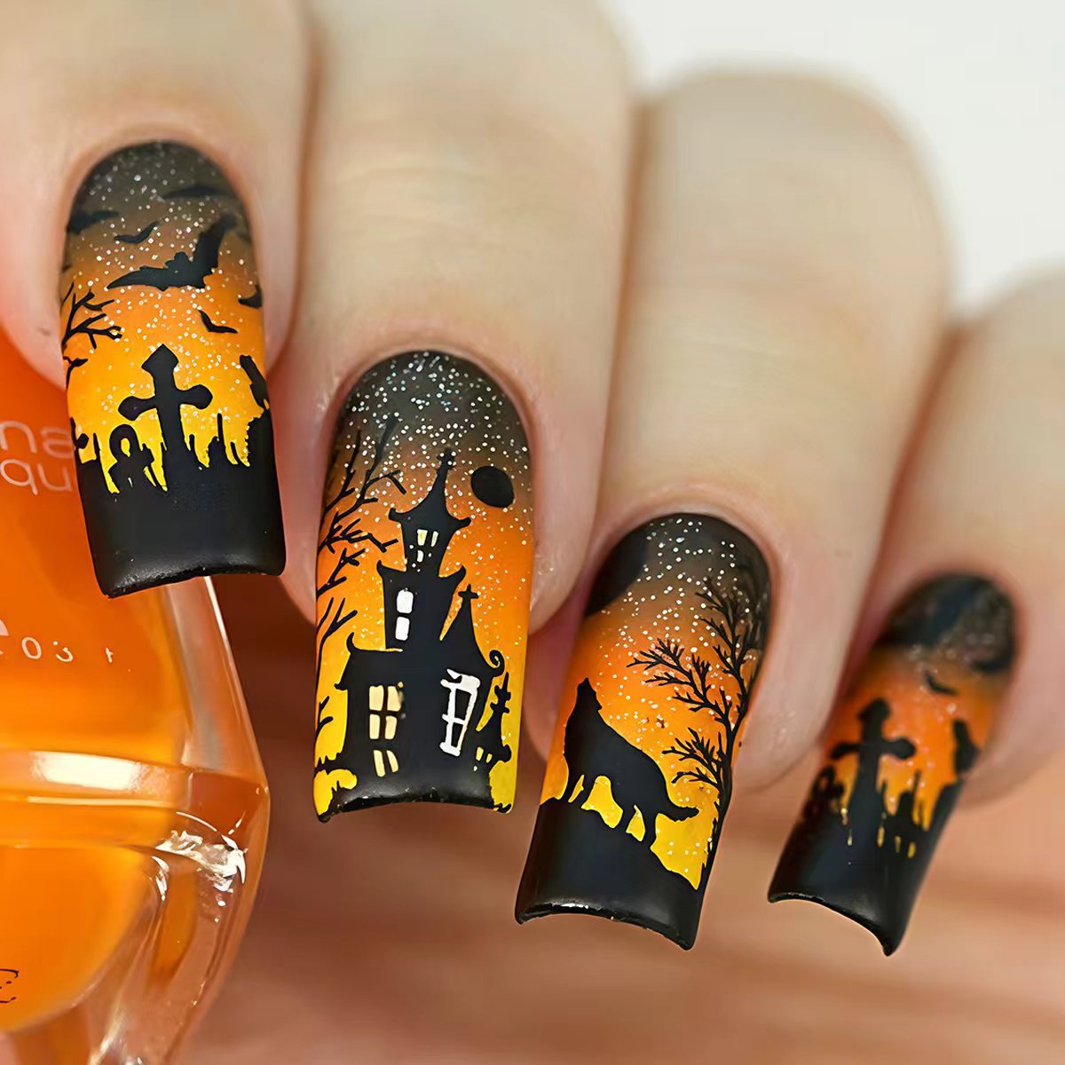 Kreatives Halloween Nageldesign Brehn