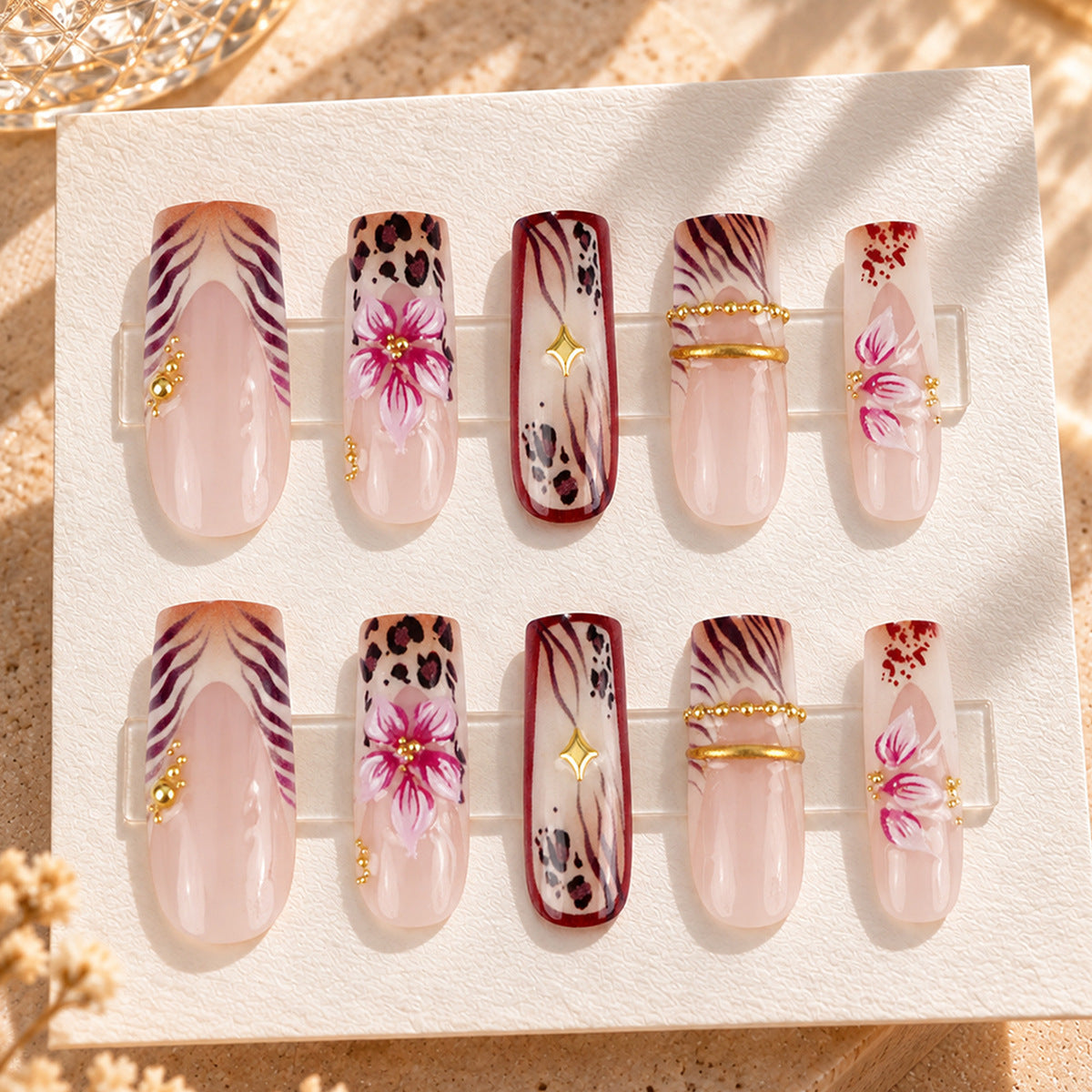 Dekoratives Künstlerisches Nageldesign