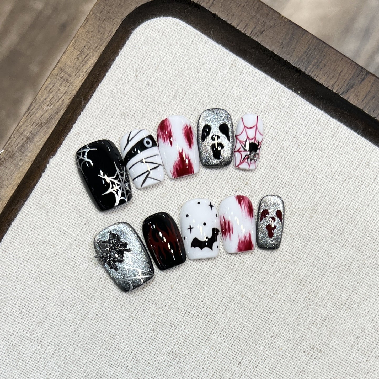 Künstlerisches Halloween Press-On Nagelkunstset Brehn