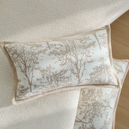 Quadratischer Zierkissenbezug mit feinem Waldmuster‑Jacquard und Samt-Keder Brehn